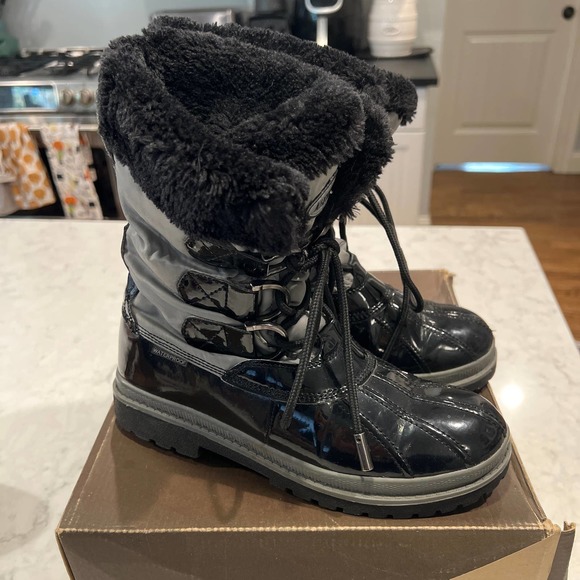 NIB Khombu Birch Women’s Faux Fur Snow Boot Waterproof Black Silver Sz: 8‎ - Picture 1 of 8